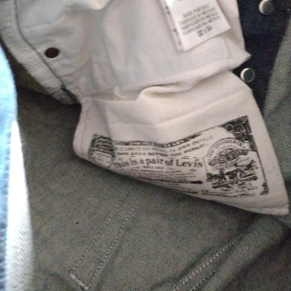 Levi's 501 Straight Fit Wrinkle Design Women's Jeans - Picture 8 of 9